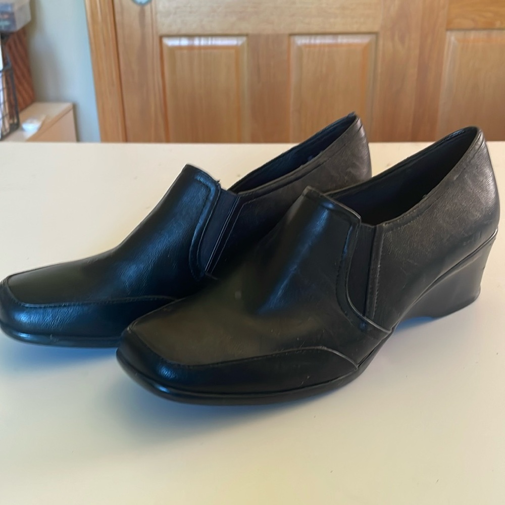 Brand Life Stride Brand new never worn Size 9M Black
